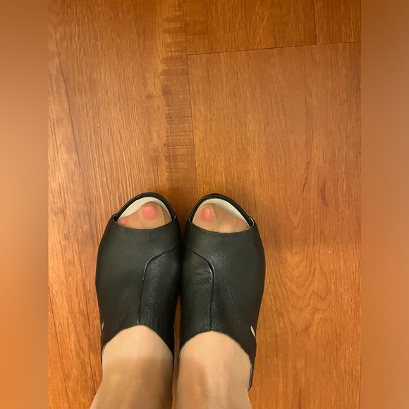 Tsubo Ovid Black, size 7, leather, new in excellent condition - Picture 7 of 9